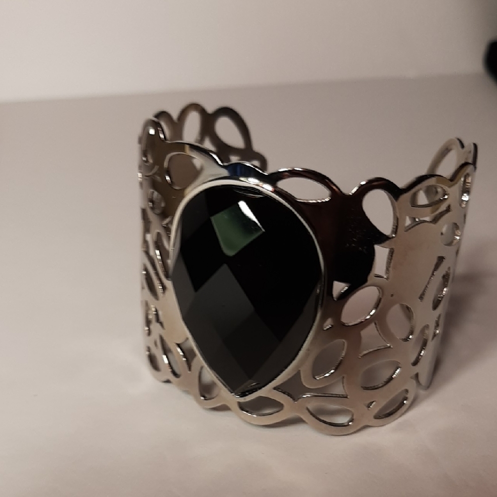 Stainless Steel Intricate Design Cuff with Black Spinel Stone